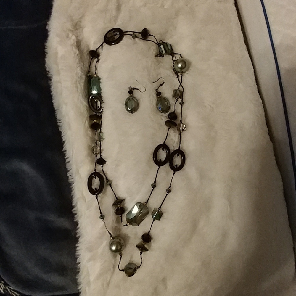 Jewelry - Picture 3 of 3